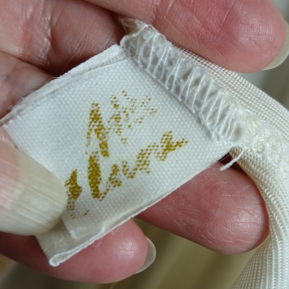 Vintage Miss Elaine Elegant Cream Ruffle Robe Size Large - Picture 13 of 16